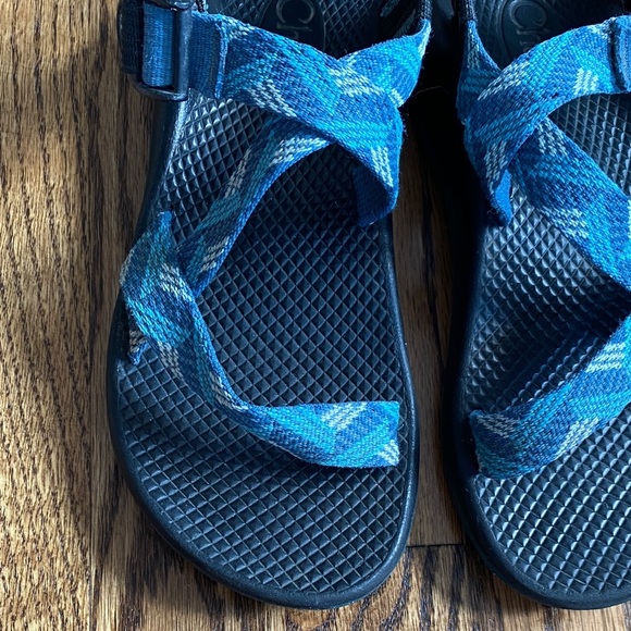 Blue/turquoise/white kids Chaco sandals, size 3. Excellent condition ships quick - Picture 12 of 15